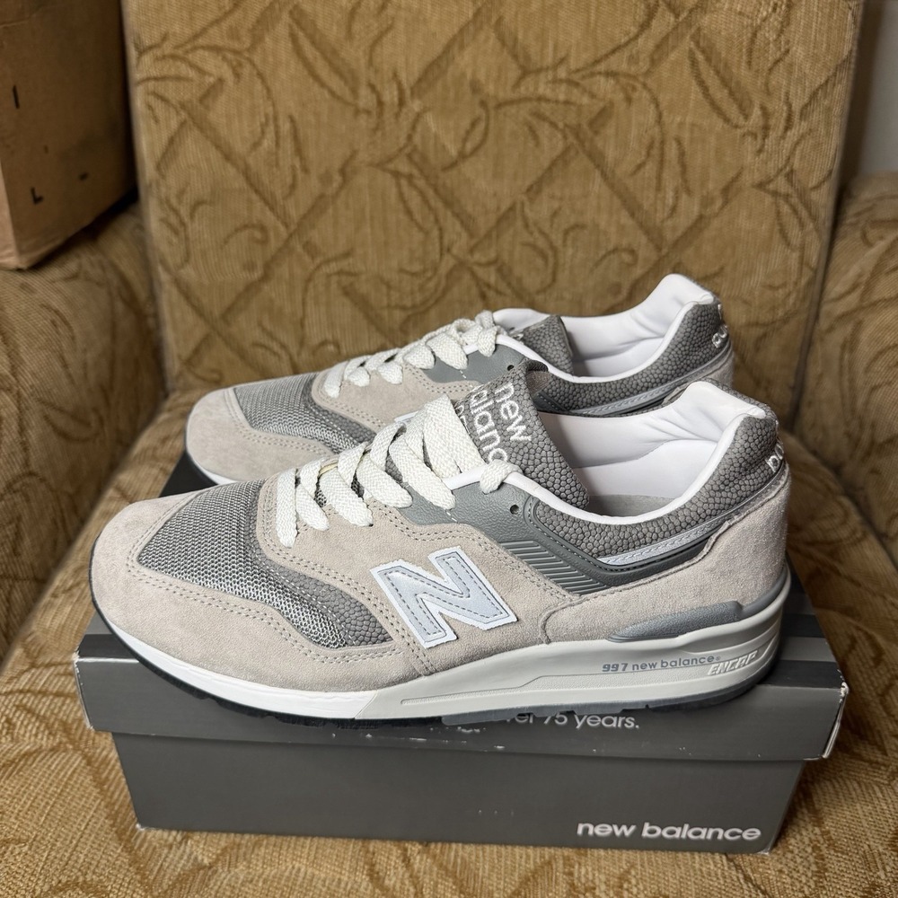Size US 8.5 D - New Balance 997 Made In USA Grey - M997GY